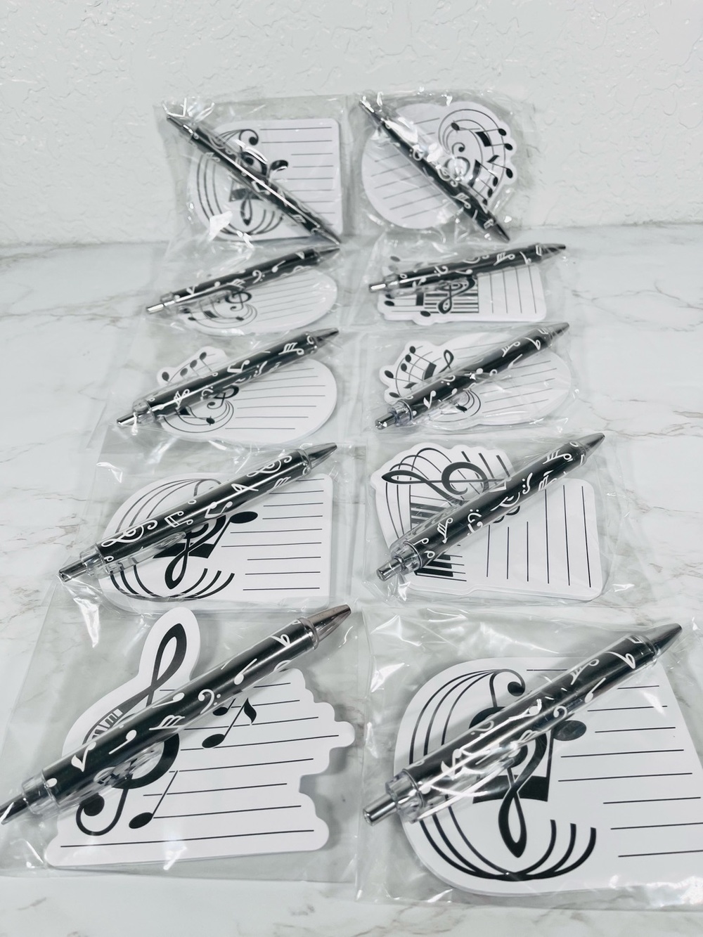 10 Musical Note Memo Pads with Matching Pen - Picture 2 of 5